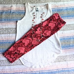Lularoe Os Valentine’s Leggings 🌹 ☀️Sale 2/$15☀️